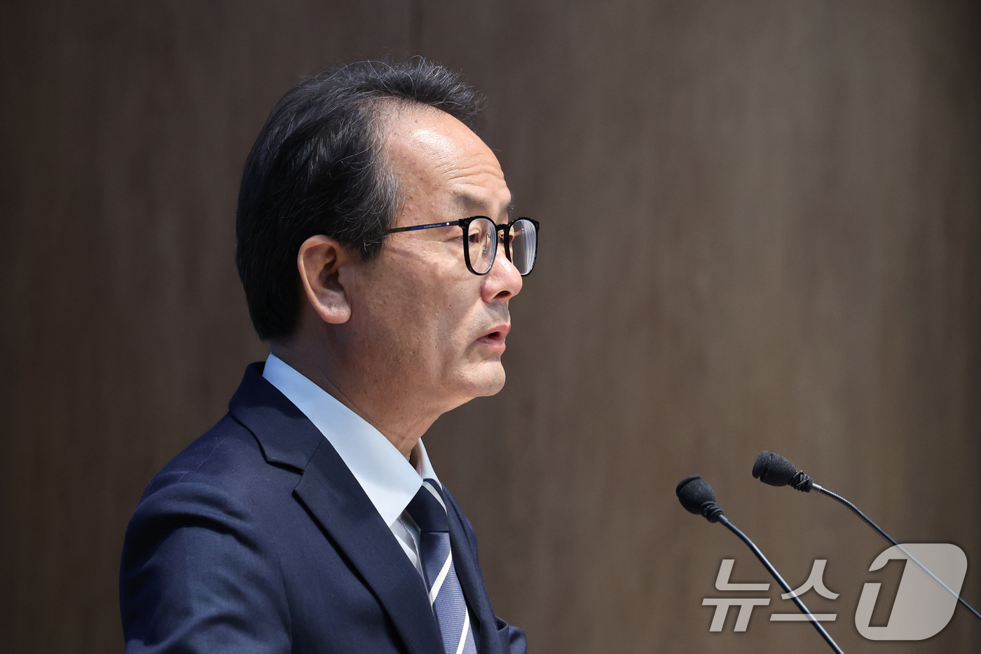 (서울=뉴스1) 신웅수 기자 = 더불어민주당 선거대책위원회 공보단장을 맡고 있는 강준현 수석대변인이 17일 서울 여의도 국회 소통관에서 정청래 대표에 대한 집단적인 테러 모의 관련 …