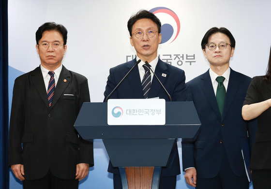 [뉴스1 PICK]정부, 삼성 총파업 저지 총력…김민석 "긴급조정 등 모든 수단 강구"