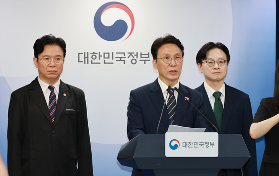 김민석 총리, '삼성전자 파업시 긴급 조정 등 모든 수단 강구'