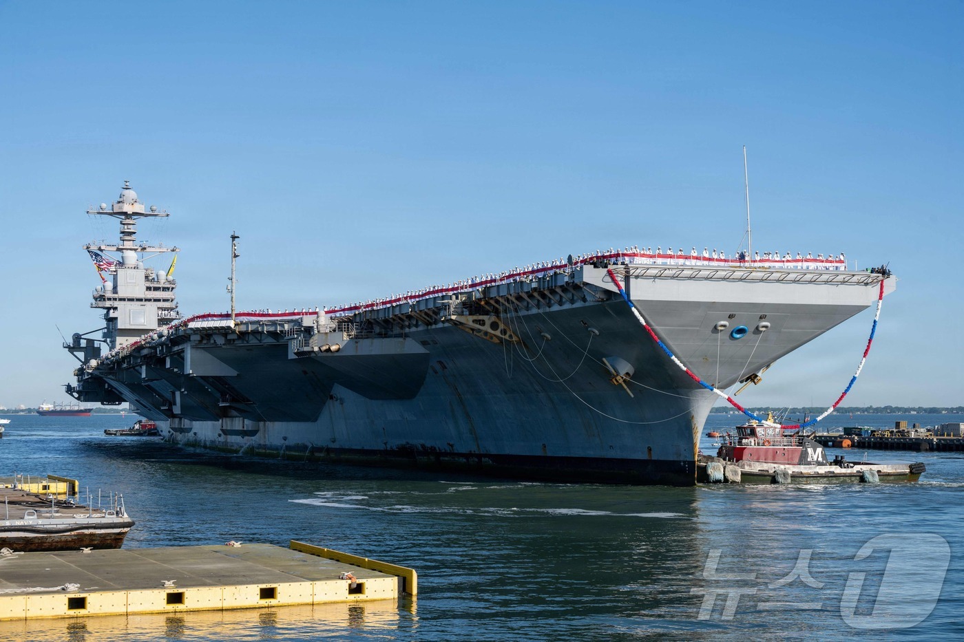 (노퍽 AFP=뉴스1) 김지완 기자 = 16일(현지시간) 미 해군 항공모함인 '제럴드 R. 포드'(CVN-78)가 니콜라스 마두로 베네수엘라 대통령 축출 작전, 이란 공습 작전이 …