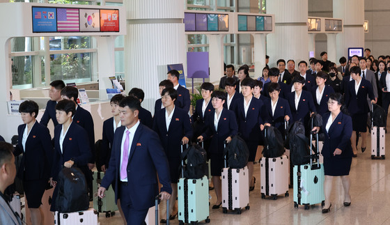 한국 땅 밟은 내고향여자축구단