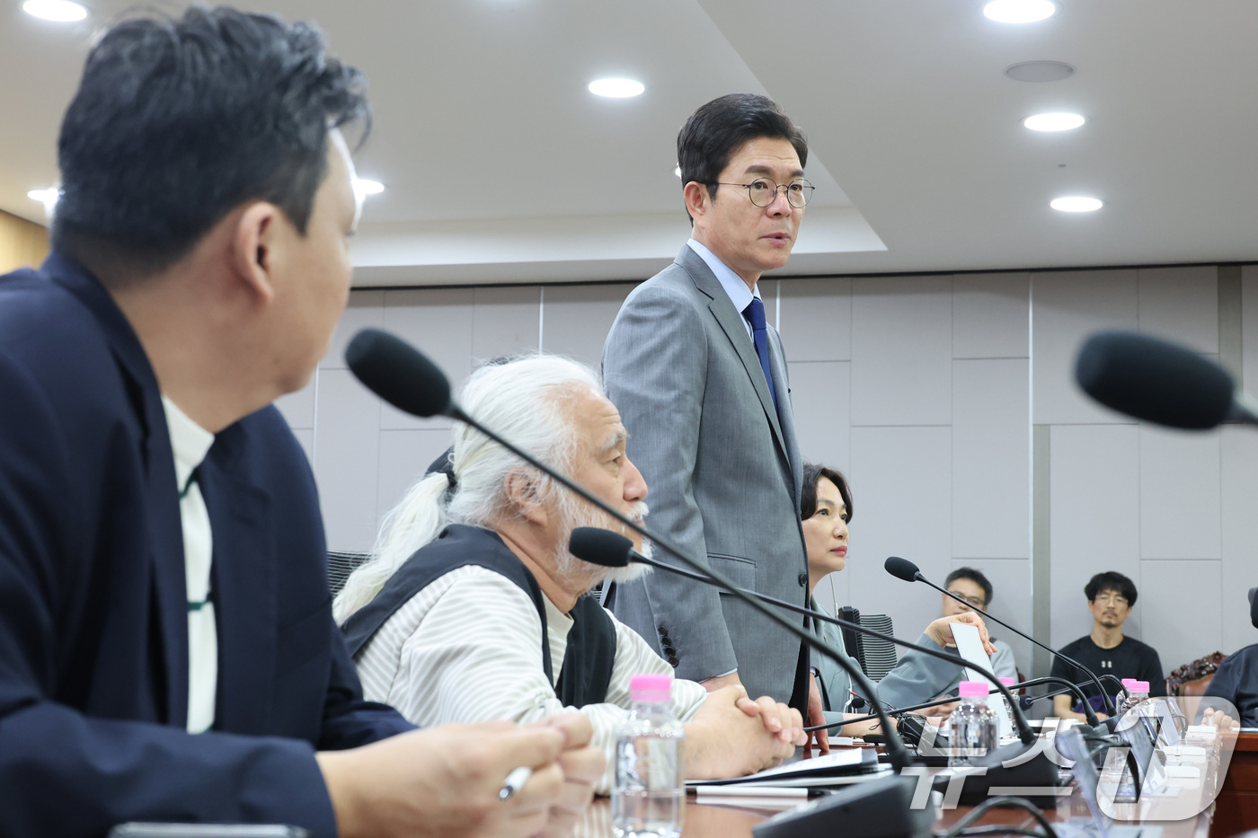 (서울=뉴스1) 신웅수 기자 = 정원오 더불어민주당 서울시장 후보가 17일 서울 여의도 국회 의원회관에서 열린 더불어민주당 전국장애인위원회 서울지역 간담회에서 인사말을 하고 있다. …