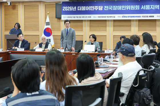간담회 인사말하는 정원오 후보