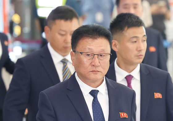 한국 도착한 내고향 여자축구단…20일 수원서 남북대결