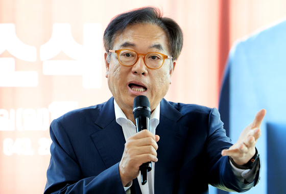윤용근 선거사무소 개소식 찾은 정진석 전 비서실장