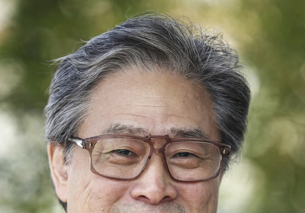 "마지막 소원은 프랑스 영화 찍기" 박찬욱, 佛최고문화훈장 코망되르 수훈(종합)