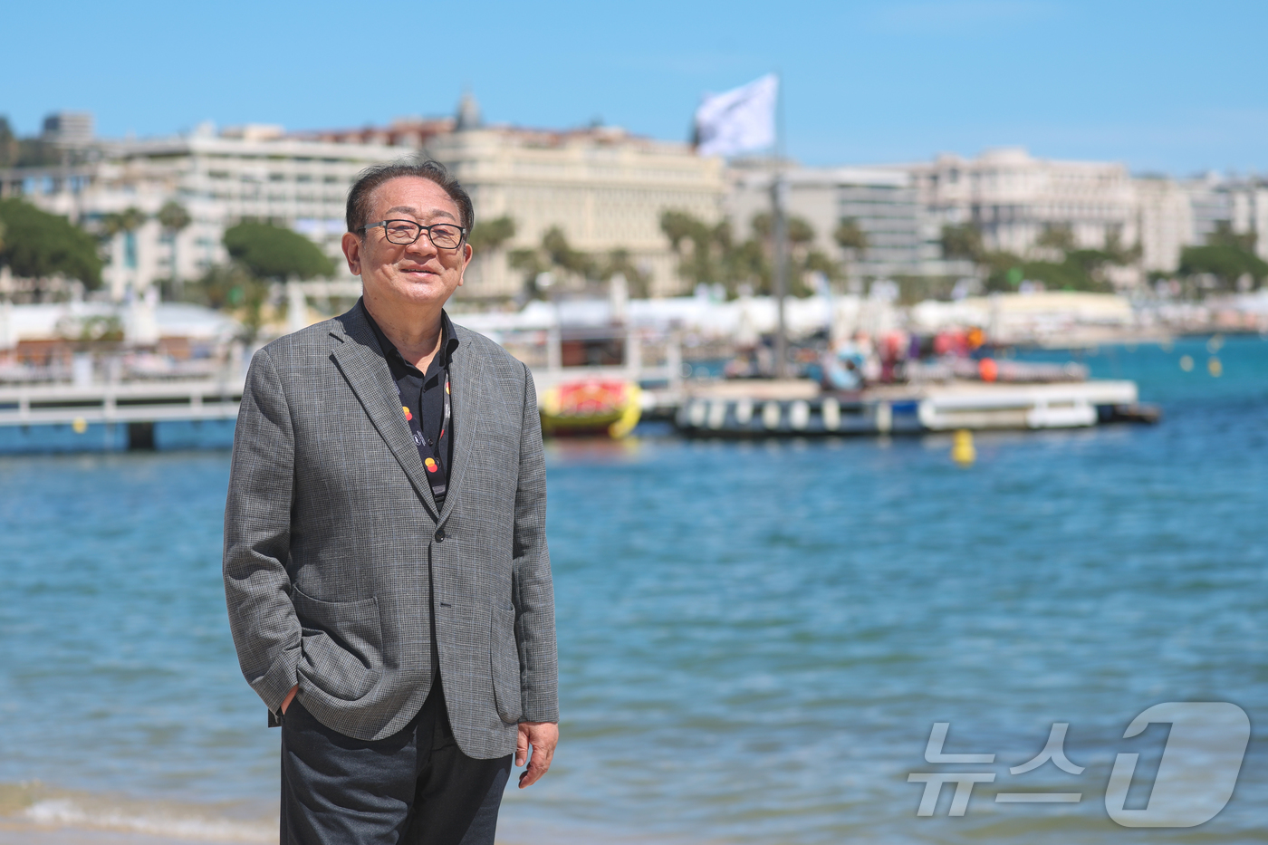 (칸=뉴스1) 이준성 특파원 = 제79회 칸 국제영화제가 열리고 있는 프랑스 남부 소도시 칸 팔레 데 페스티발(Palais des Festivals) 영화진흥위원회 부스 인근 크루 …