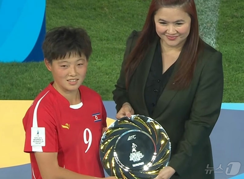 (평양 노동신문=뉴스1) = 북한 노동당 기관지 노동신문은 18일 "2026년 아시아축구연맹 17살 미만 여자아시아컵경기대회 우리 나라 팀과 일본팀과의 결승경기가 17일에 진행되였 …