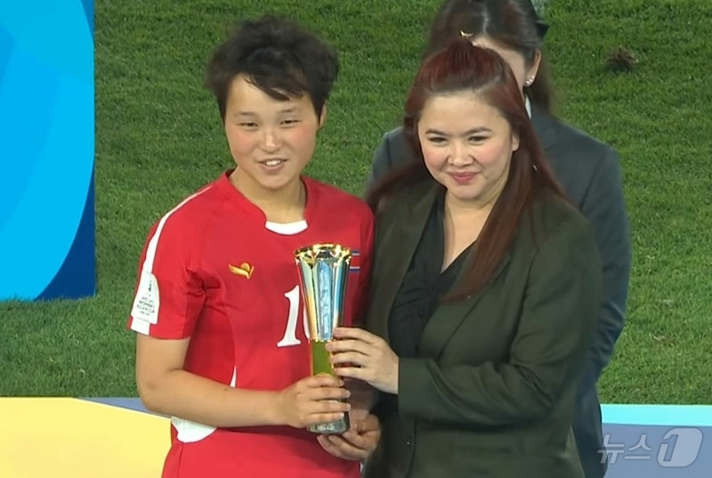 (평양 노동신문=뉴스1) = 북한 노동당 기관지 노동신문은 18일 "2026년 아시아축구연맹 17살 미만 여자아시아컵경기대회 우리 나라 팀과 일본팀과의 결승경기가 17일에 진행되였 …