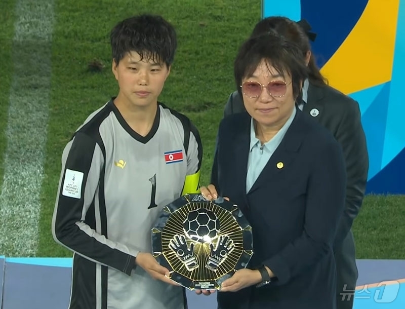 (평양 노동신문=뉴스1) = 북한 노동당 기관지 노동신문은 18일 "2026년 아시아축구연맹 17살 미만 여자아시아컵경기대회 우리 나라 팀과 일본팀과의 결승경기가 17일에 진행되였 …