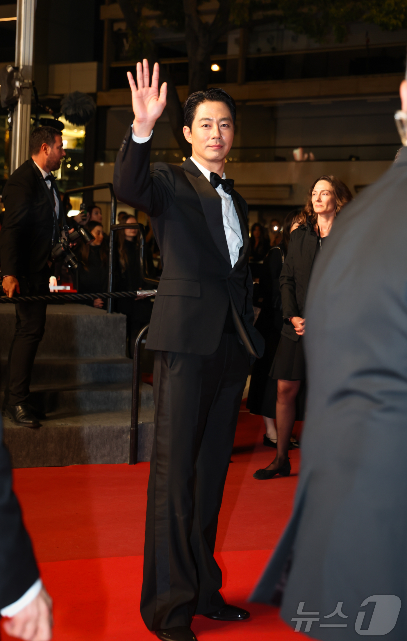 (칸=뉴스1) 이준성 특파원 = 제79회 칸 국제영화제 경쟁부문 초청작 ‘호프’ 공식 시사회가 끝난 18일(현지시간) 프랑스 남부 소도시 칸 팔레 데 페스티벌(Palais des …