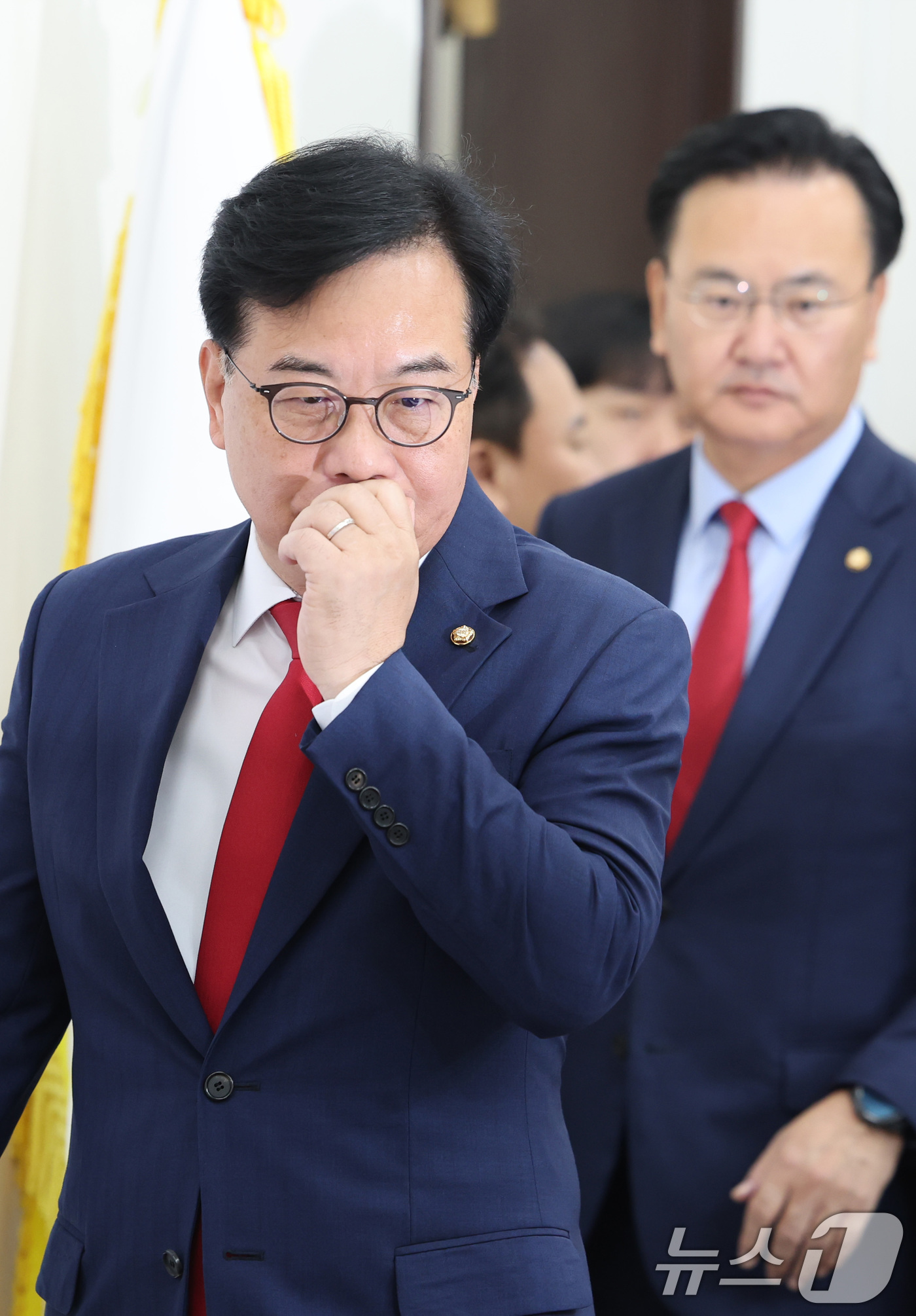 (서울=뉴스1) 신웅수 기자 = 송언석 국민의힘 원내대표가 18일 서울 여의도 국회에서 열린 6.3 지방선거 현안 관련 기자간담회에 참석하고 있다. 2026.5.18/뉴스1