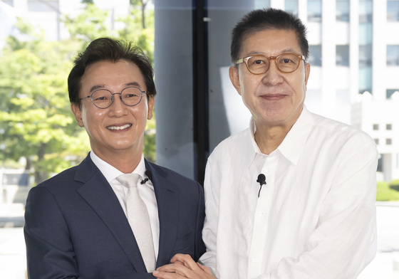 토론회 참석한 전재수·박형준 부산시장 후보
