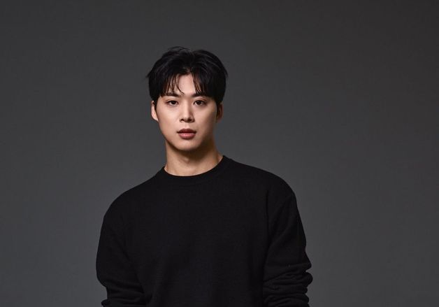 아이돌 외모의 '무명전설' 이대환, 이찬원·박지현과 한솥밥…무명의 기적