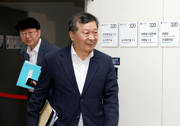 중노위원장 "삼성 조정안 아직…오늘 오후까지 협의 후 내일 재진행"