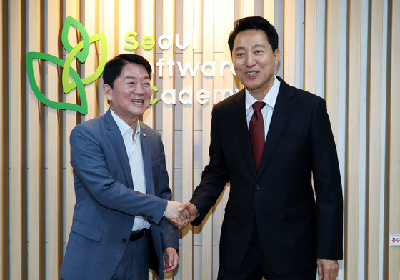 청년 현장 함께 찾은 오세훈·안철수