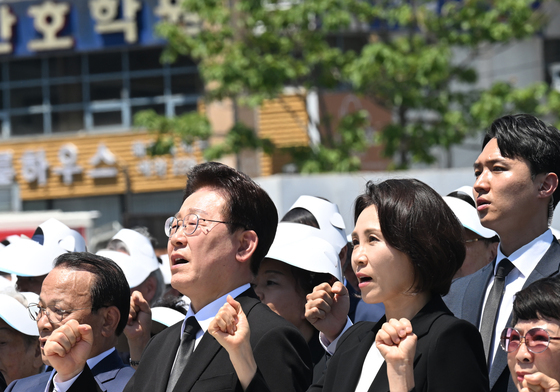 '李 대통령 직무 잘하고 있다' 88%…"민주당 지지" 73%