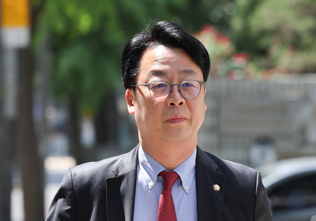 정원오 후보 고발장 제출하는 곽규택 의원