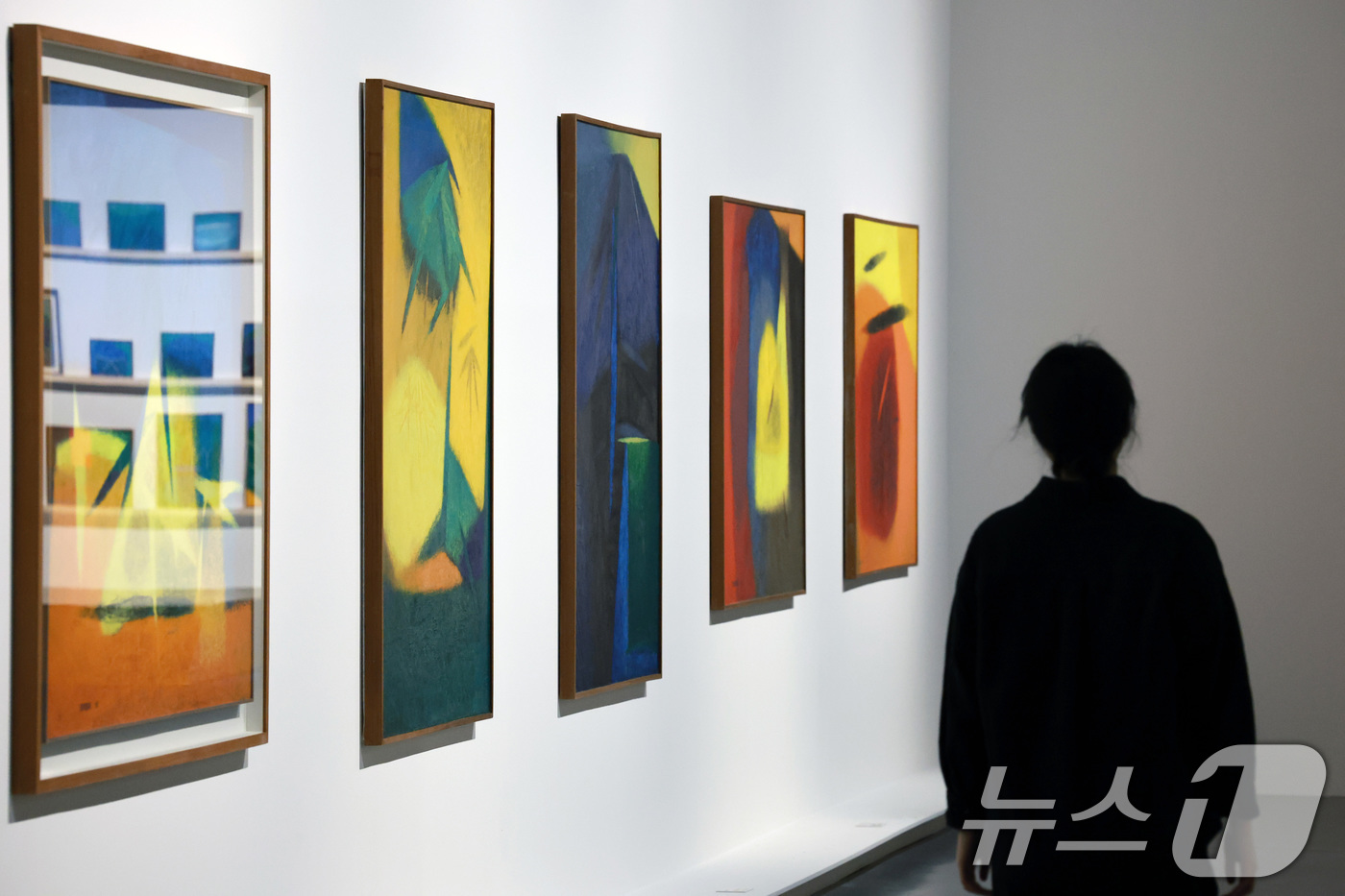 (서울=뉴스1) 임세영 기자 = 18일 서울 중구 덕수궁길 서울시립미술관 서소문본관에서 열린 유영국 탄생 110주년 기념회고전 '유영국:산은 내 안에 있다' 기자간담회에서 참석자가 …