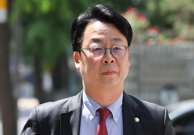 정원오 후보 고발장 제출하는 곽규택 의원