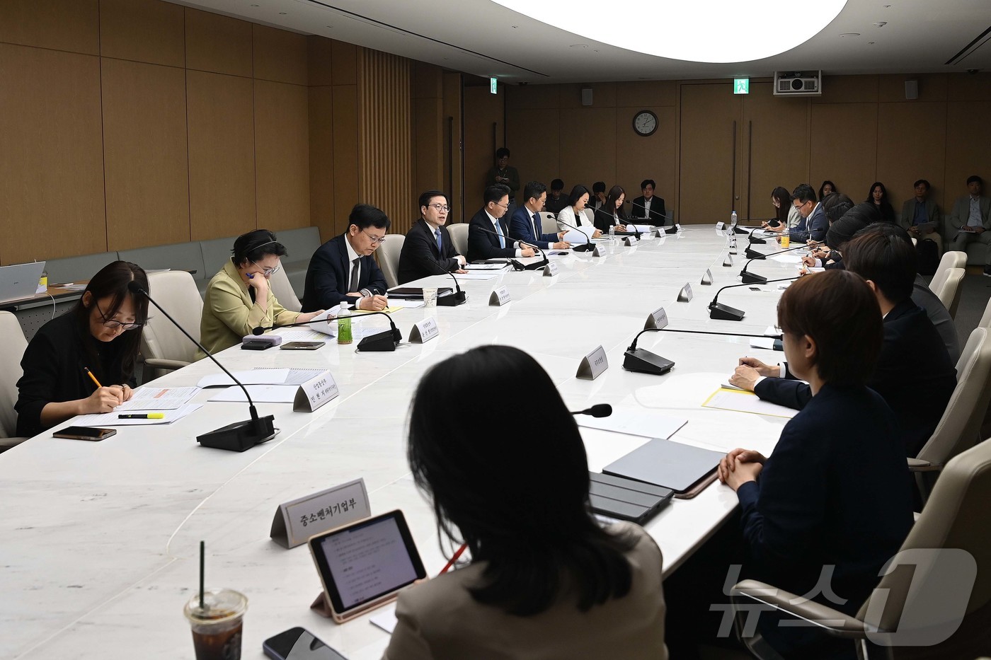 (서울=뉴스1) = 여한구 산업통상부 통상교섭본부장이 18일 오후 서울 중구 대한상공회의소에서 열린 제56차 통상추진위원회에서 발언을 하고 있다. (산업통상부 제공. 재판매 및 D …