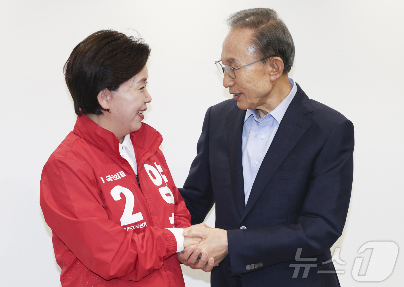 (서울=뉴스1) 박지혜 기자 = 양향자 국민의힘 경기지사 후보가 18일 서울 서초동 영포빌딩에서 이명박 전 대통령을 예방하고 있다. (공동취재) 2026.5.18/뉴스1