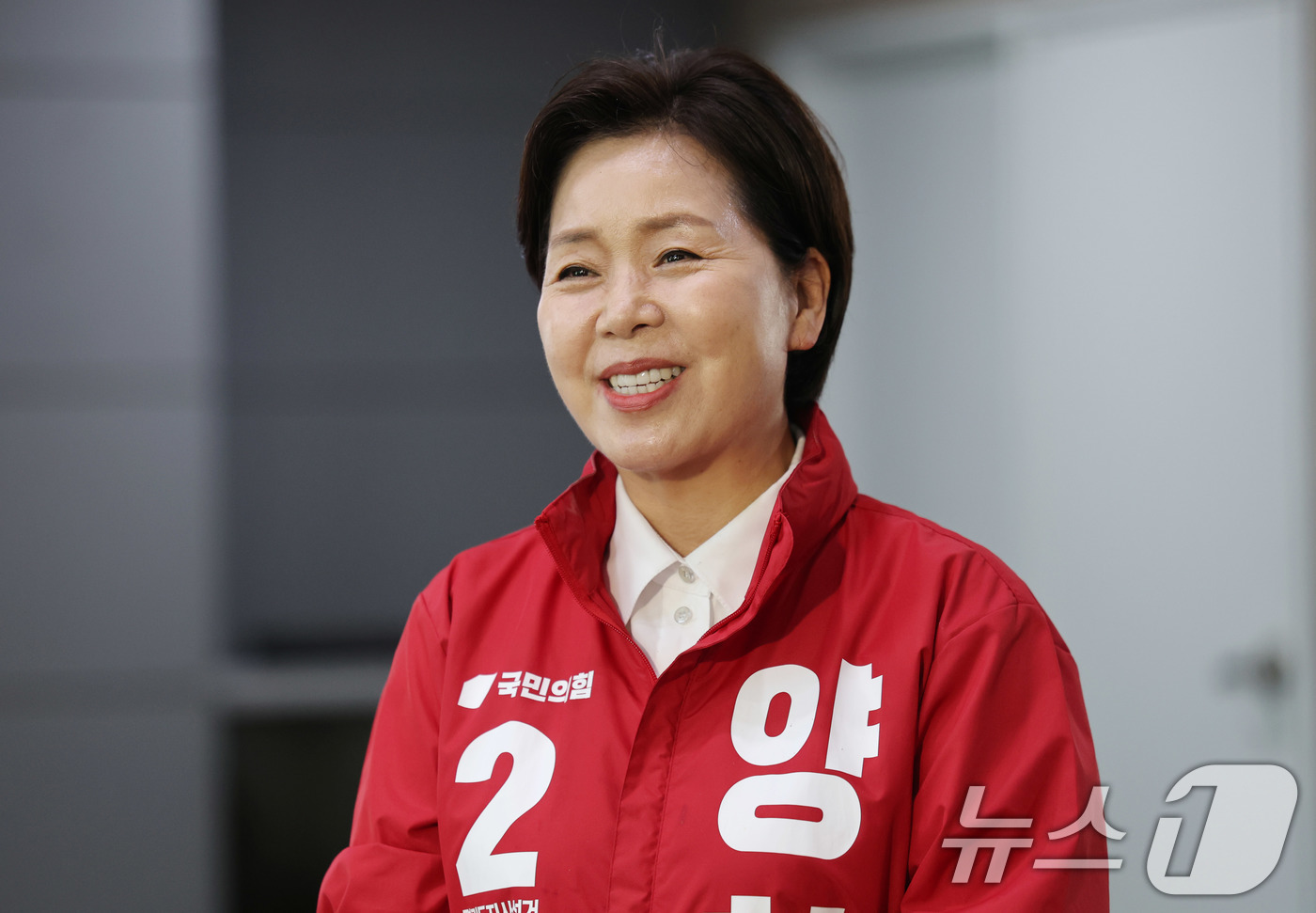 (서울=뉴스1) 박지혜 기자 = 양향자 국민의힘 경기지사 후보가 18일 서울 서초동 영포빌딩에서 이명박 전 대통령을 예방한 뒤 취재진 질문에 답하고 있다. 2026.5.18/뉴스1 …