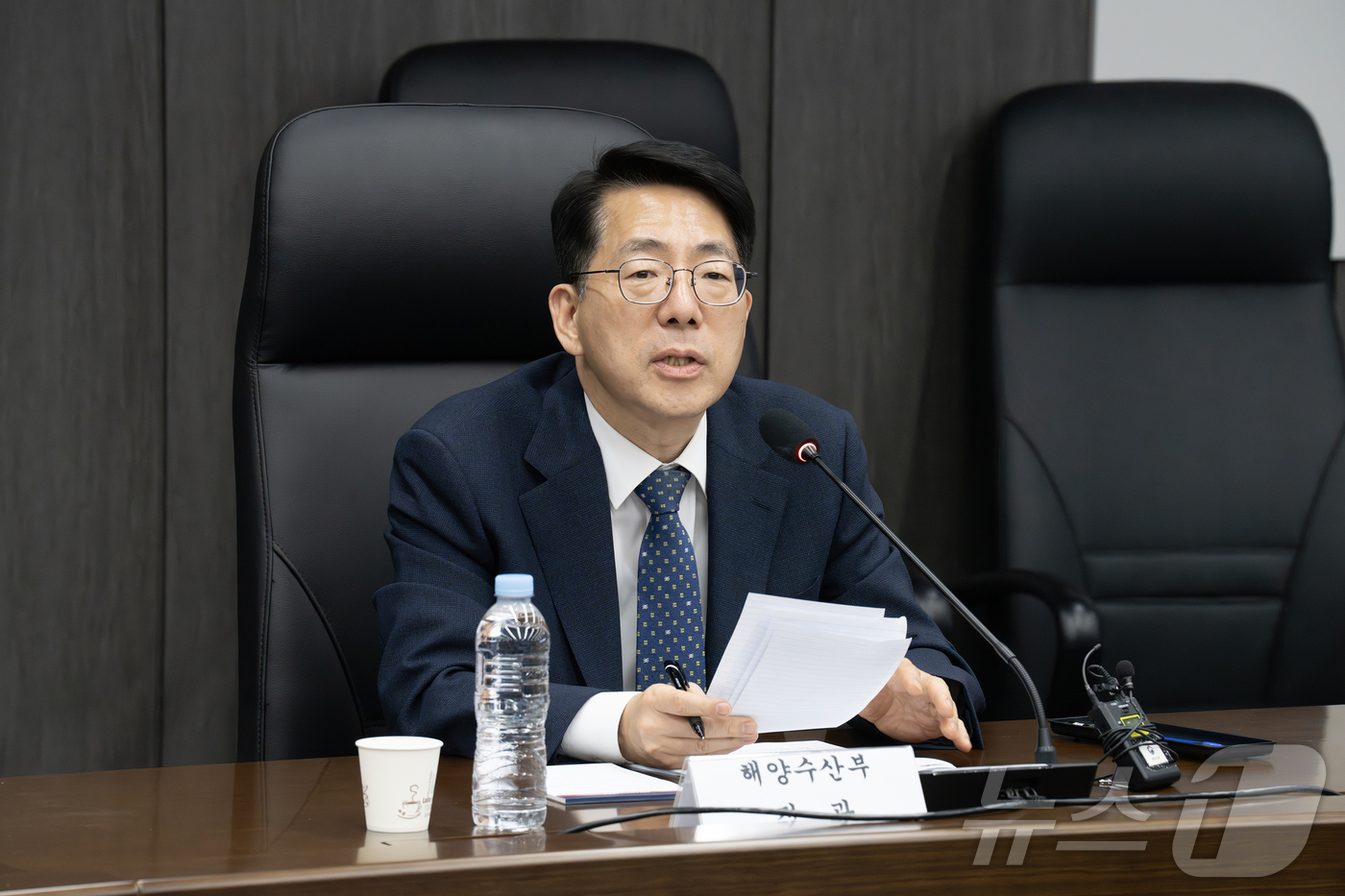 (서울=뉴스1) = 황종우 해양수산부 장관이 18일 부산 해양수산부 본관에서 열린 해양수산부-전국항운노동조합연맹 정책 간담회에서 발언을 하고 있다. (해양수산부 제공. 재판매 및 …