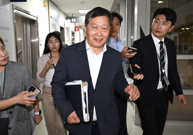 회의 마친 박수근 중앙노동위원장