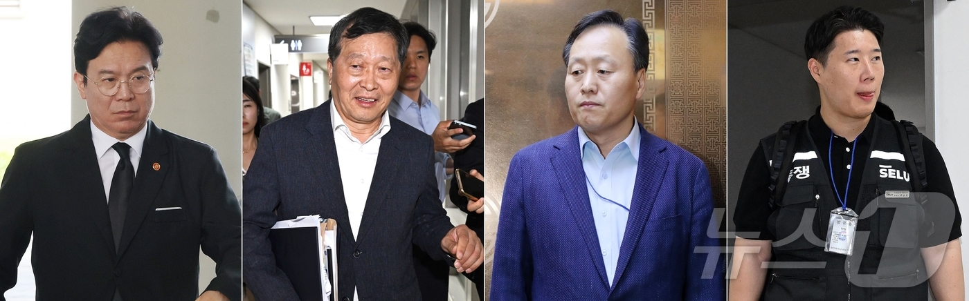 (세종=뉴스1) 김기남 기자 = 김영훈 고용노동부 장관(왼쪽부터)과 박수근 중앙노동위원장, 삼성전자 사측 대표교섭위원인 여명구 DS(반도체부문) 피플팀장, 최승호 삼성그룹 초기업노 …