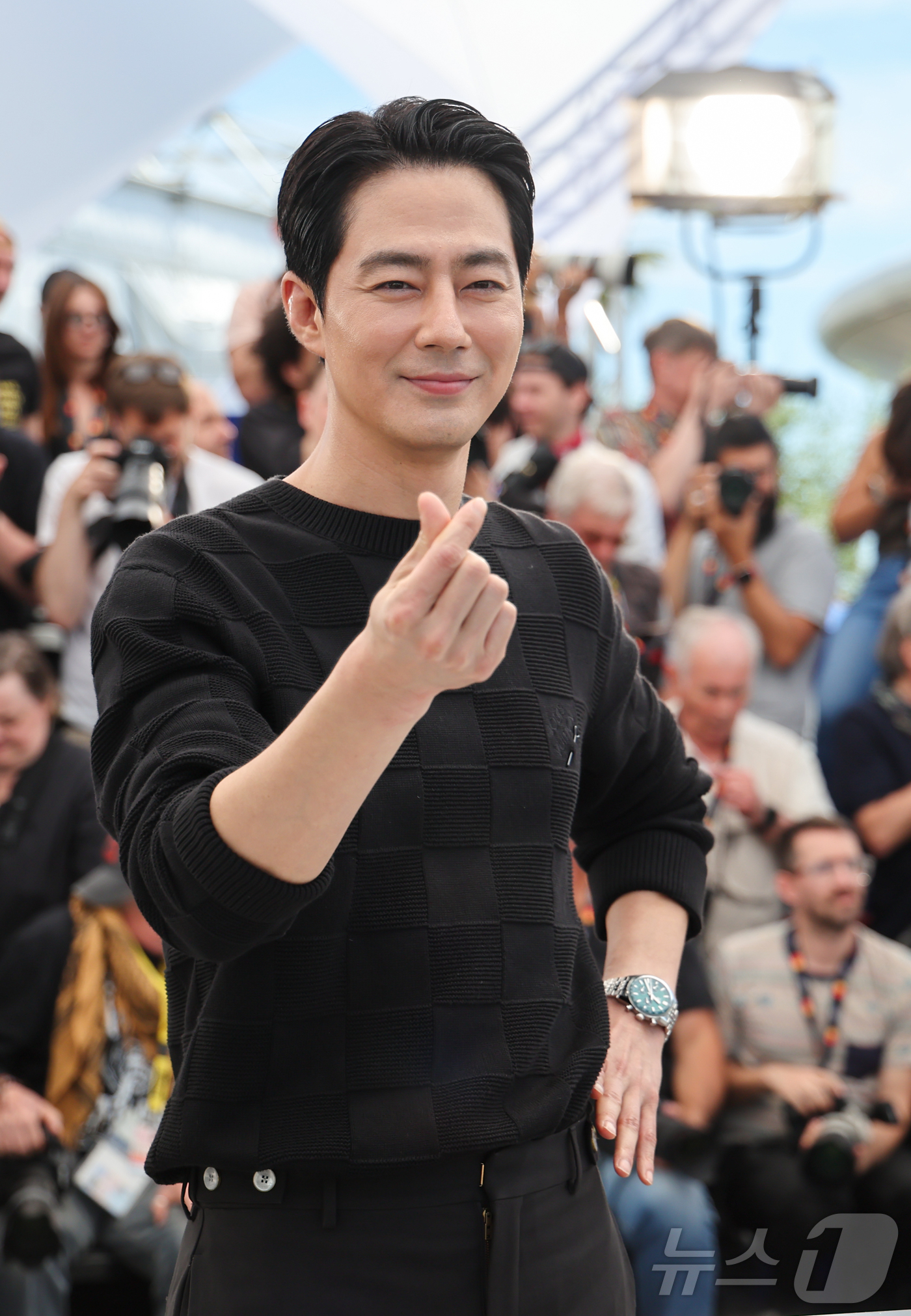 (칸=뉴스1) 이준성 특파원 = 제79회 칸 국제영화제가 열리고 있는 18일(현지시간) 프랑스 남부 소도시 칸 팔레 데 페스티발에서 열린 경쟁부문 진출작 ‘호프’ 포토콜에서 배우 …