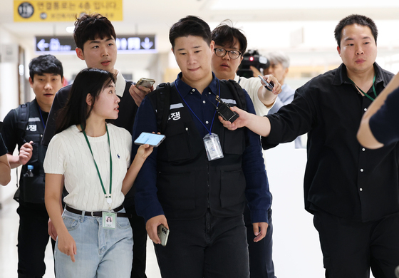 2차 사후조정 최종 회의 참석하는 삼성전자 노조위원장