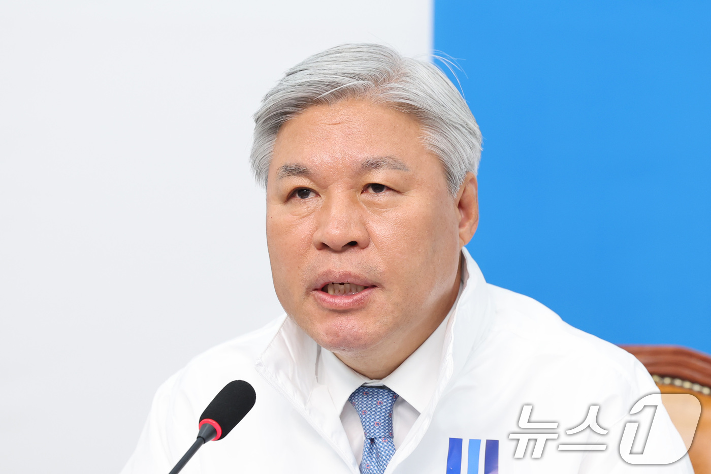 (서울=뉴스1) 신웅수 기자 = 서왕진 조국혁신당 원내대표가 19일 서울 여의도 국회에서 열린 중앙선거대책위원회에서 발언하고 있다. 2026.5.19/뉴스1