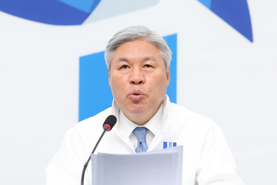 중앙선대위 주재하는 서왕진