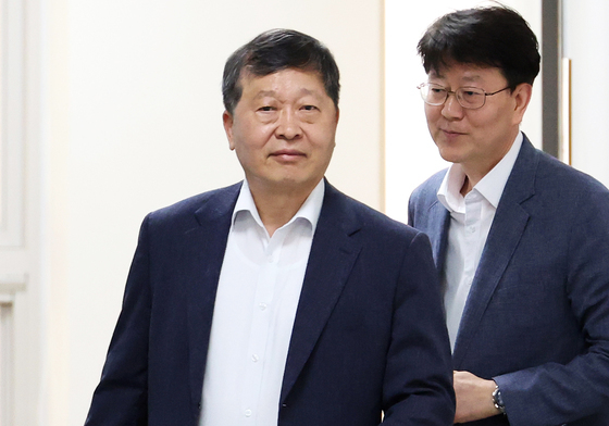 삼성전자 노사 사후조정 회의 참석하는 박수근 중노위원장