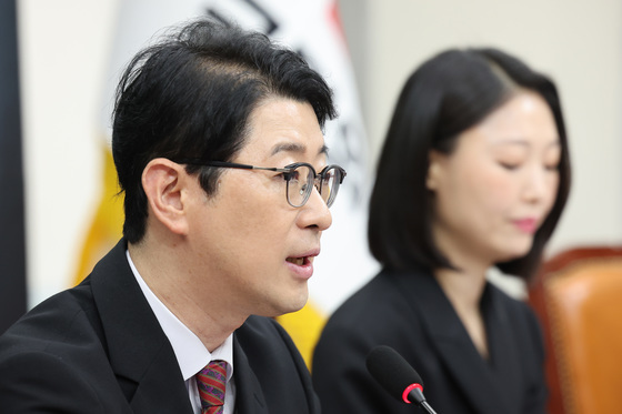 발언하는 주진우 위원장
