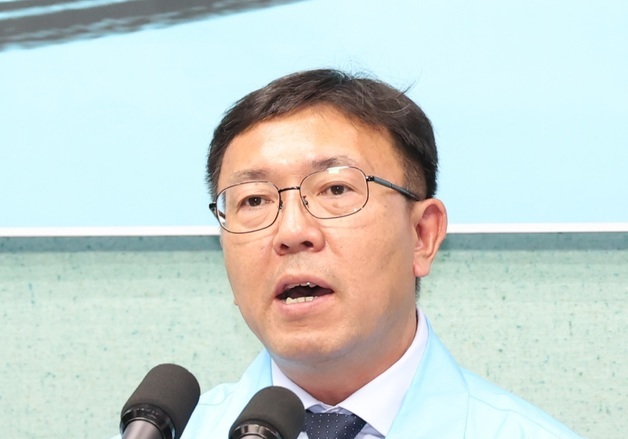 발언하는 백승재 후보