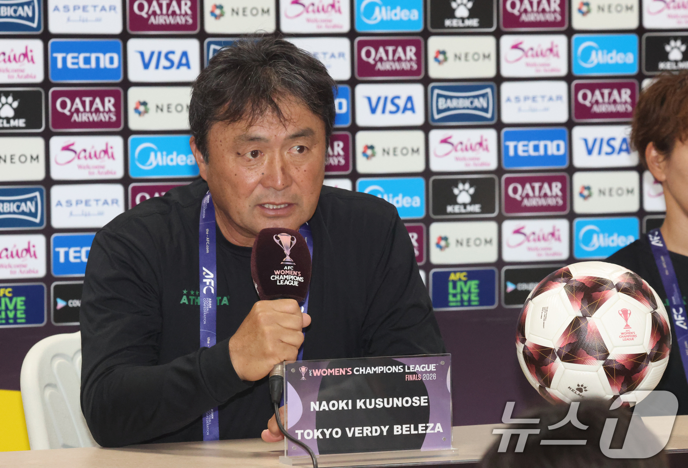 (수원=뉴스1) 김영운 기자 = 구스노세 나오키 도쿄 베르디 벨레자(일본) 감독이 19일 경기 수원시 장안구 수원종합운동장에서 열린 2025-26 아시아축구연맹(AFC) 여자챔피언 …