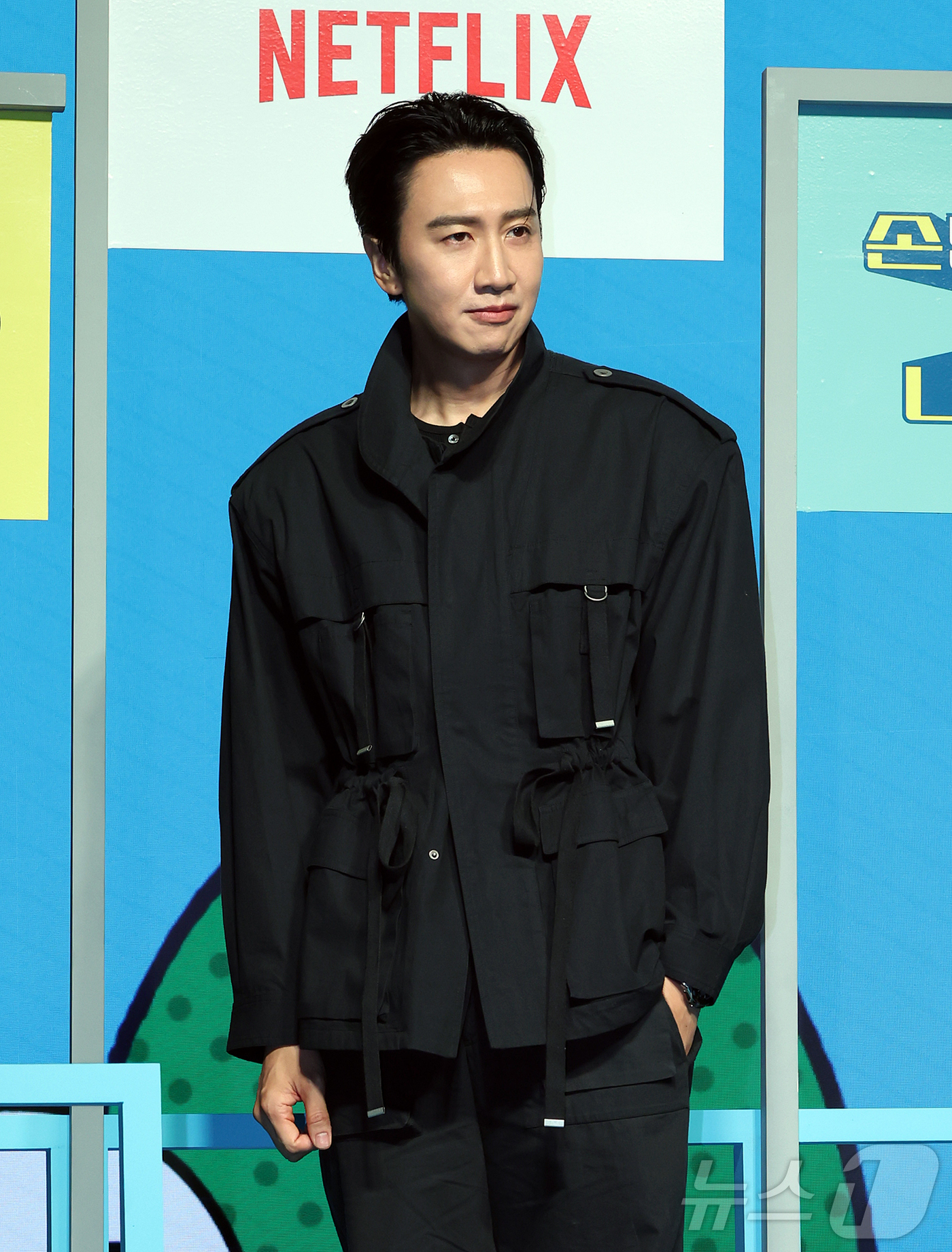 (서울=뉴스1) 김진환 기자 = 배우 이광수가 19일 오전 서울 종로구 JW 동대문 메리어트 호텔에서 열린 넷플릭스 새 예능프로그램 ‘유재석 캠프’ 제작발표회에 참석해 포즈를 취하 …