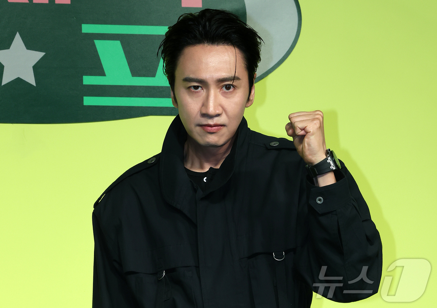 (서울=뉴스1) 김진환 기자 = 배우 이광수가 19일 오전 서울 종로구 JW 동대문 메리어트 호텔에서 열린 넷플릭스 새 예능프로그램 ‘유재석 캠프’ 제작발표회에 참석해 포즈를 취하 …