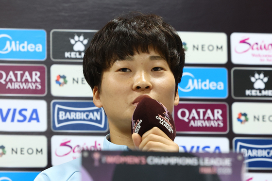 내고향 김경영 "인민에 보답" vs 수원FC 지소연 "물러서지 않겠다"(종합)