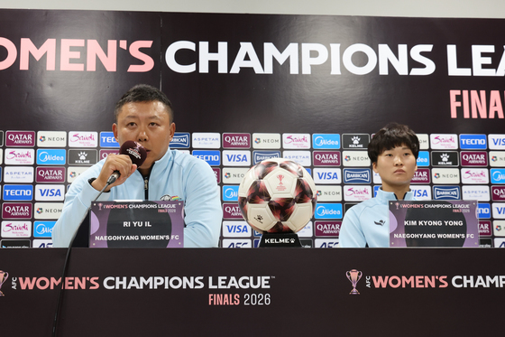 기자회견 하는 내고향여자축구단