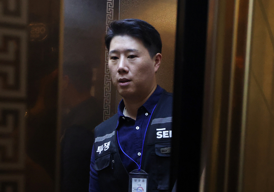 생각에 잠긴 최승호 삼성전자 노조위원장