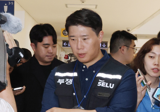 팔 걷어붙이는 삼성전자 초기업노조 최승호 위원장