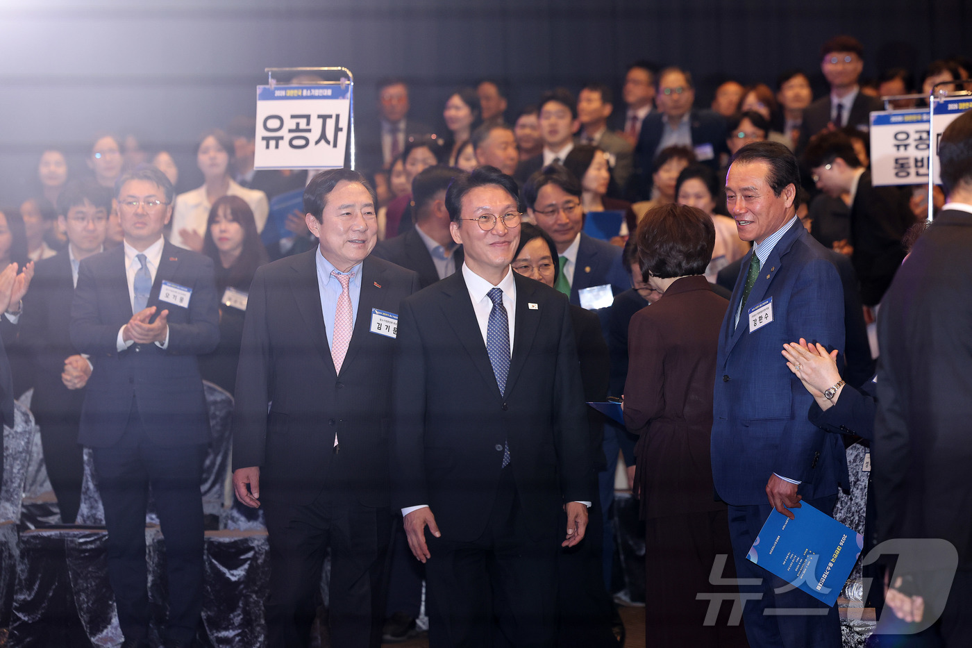 (서울=뉴스1) 김성진 기자 = 김민석 국무총리가 19일 서울 영등포구 여의도 중소기업중앙회 K-BIZ홀에서 열린 2026 대한민국 중소기업인 대회에 참석하고 있다. 2026.5. …