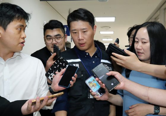 사후조정 2일차 오후회의 참석하는 최승호 위원장