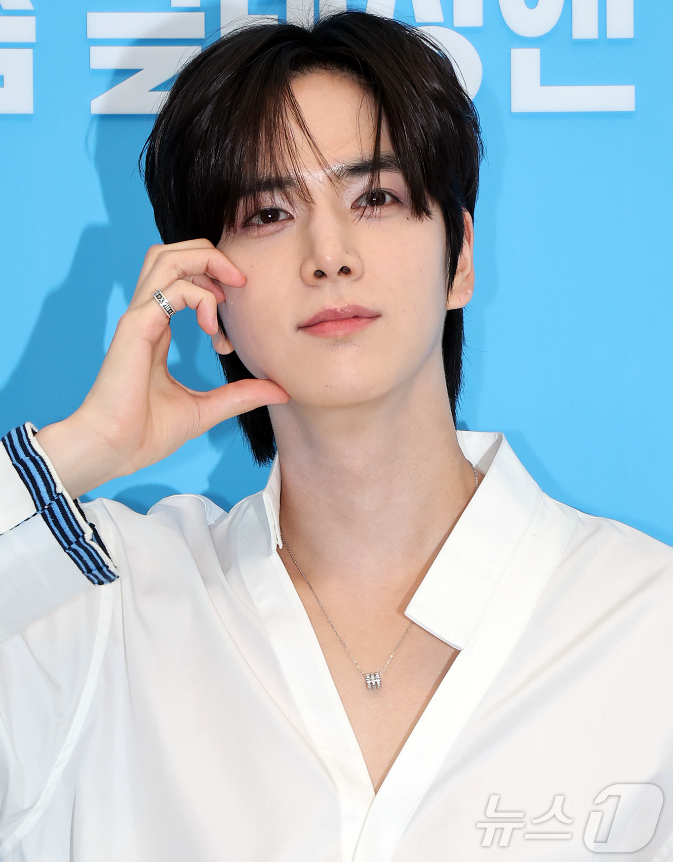 (서울=뉴스1) 김진환 기자 = 더보이즈 영훈이 19일 서울 성동구 LES601 성수에서 열린 센카 팝업 기념 포토행사에 참석해 포즈를 취하고 있다. 2026.5.19/뉴스1