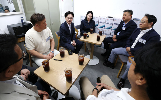 김정관 장관, 착한주유소 대표들과 현장간담회