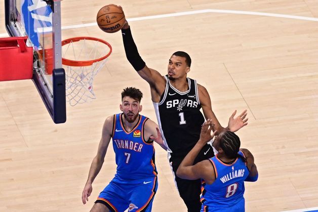 NBA 샌안토니오, PO 서부 결승 기선 제압…웸반야마 41점 활약