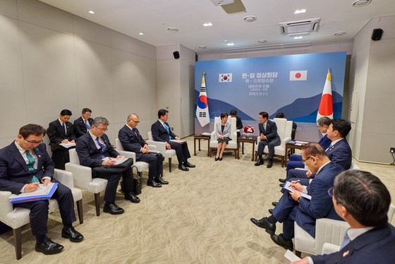 한일 정상, 소인수 회담